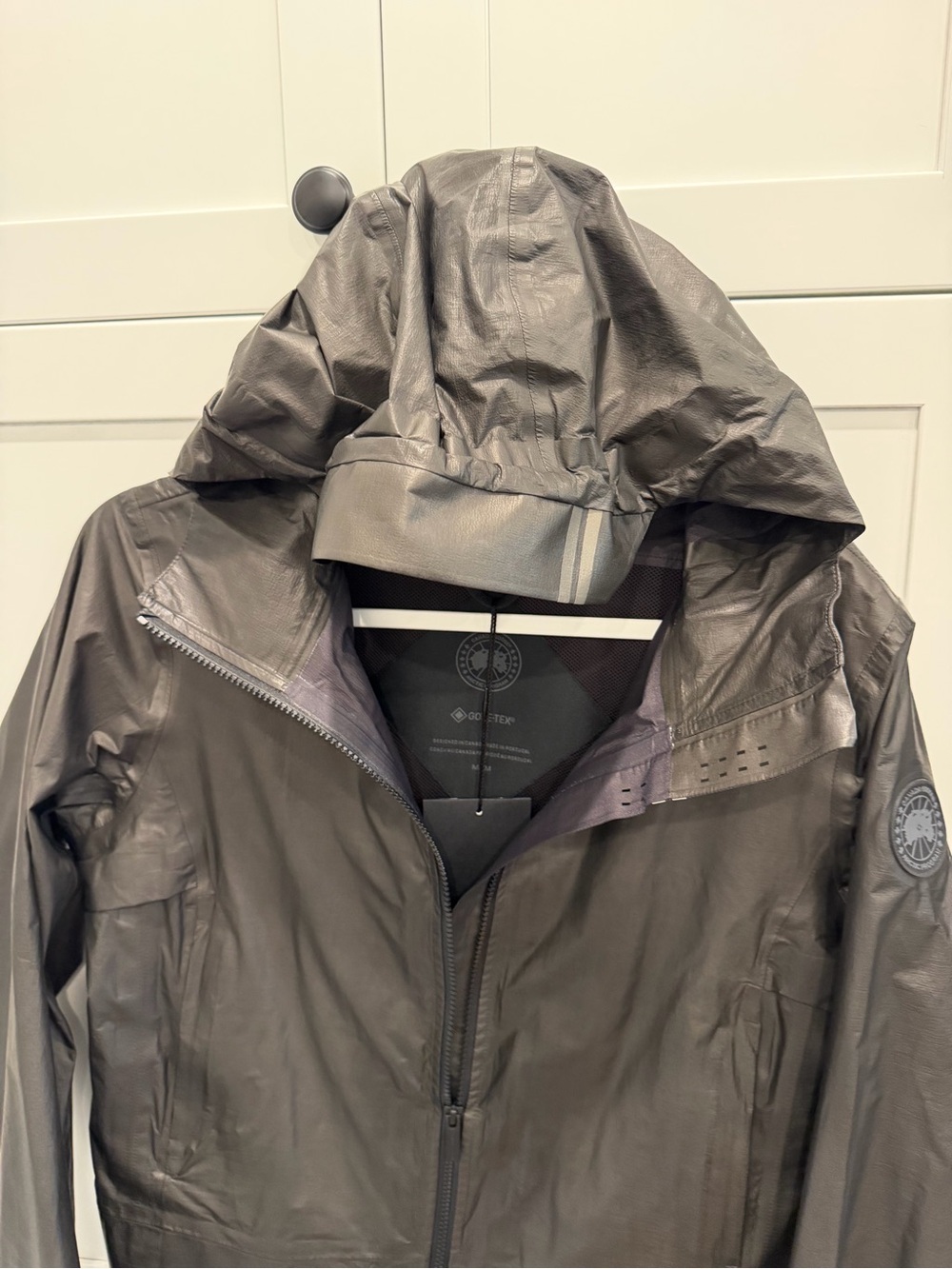 Canada Goose Women’s Nomad Rain Jacket NWT - Picture 3 of 8